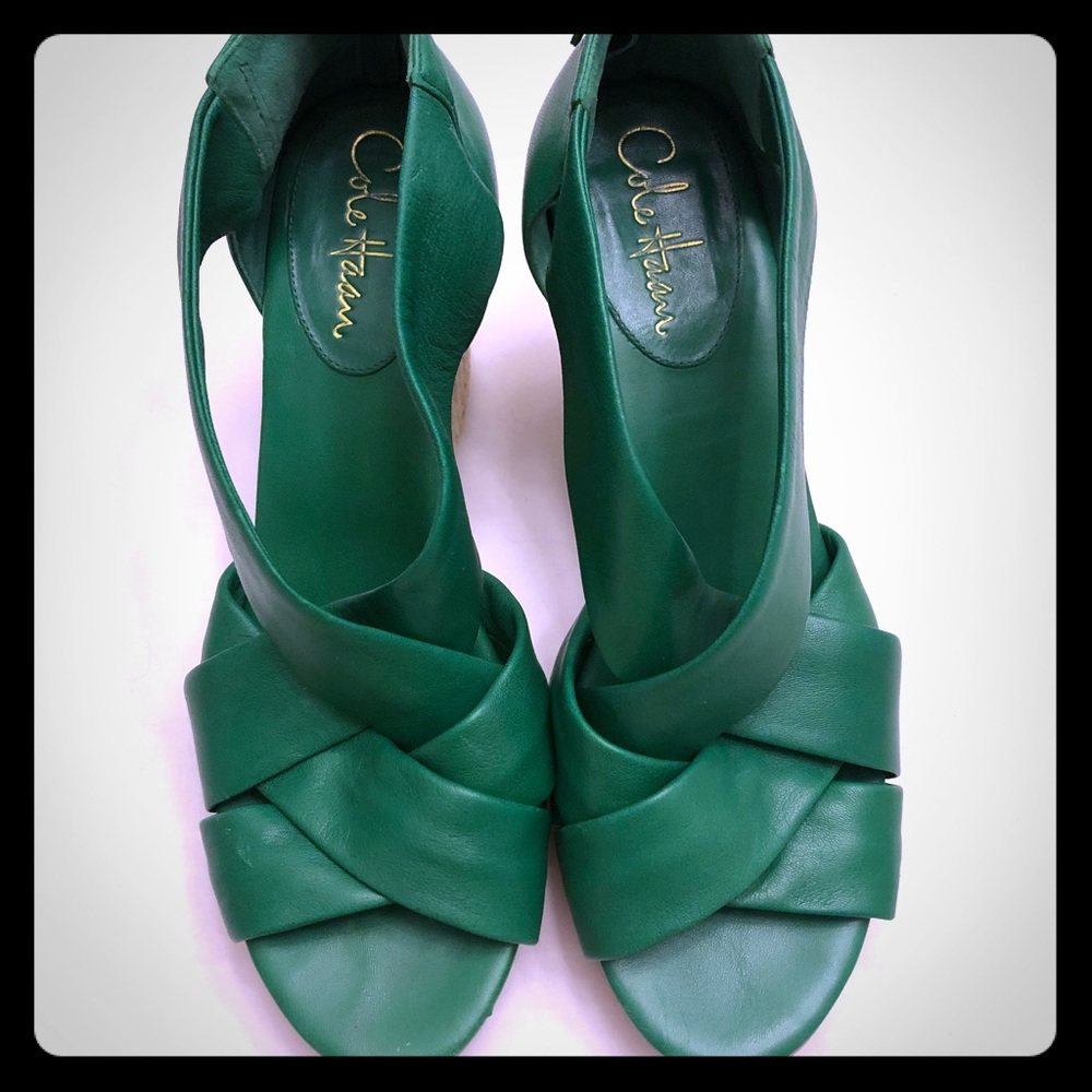 Cole Haan Strappy Sandal w/Nike Air Soft Insole